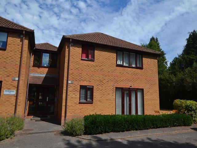 Apartment for rent in Mytchett, Surrey Heath