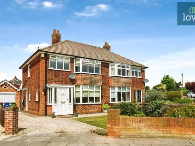 House for sale in Grimsby, North East Lincolnshire