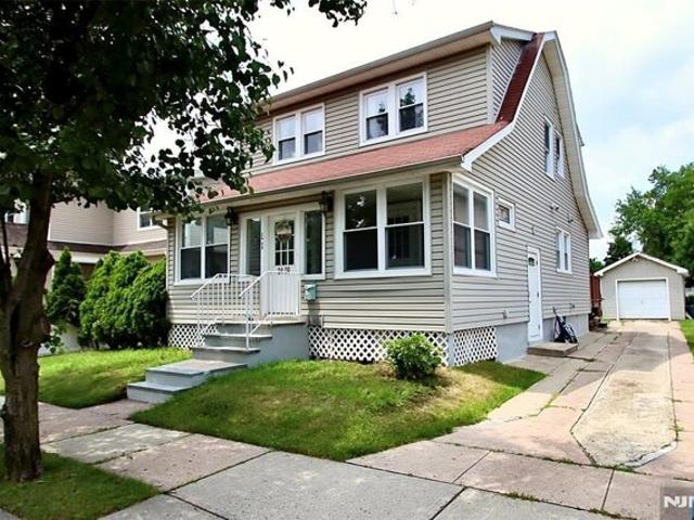 House for sale in Fair Lawn, New Jersey