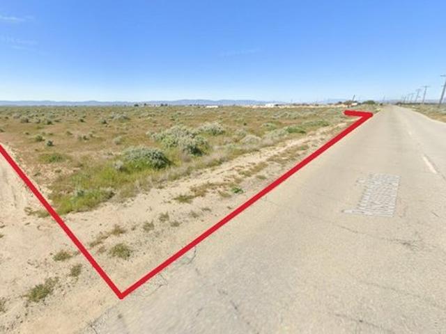 Land for sale in Rosamond, Kern County