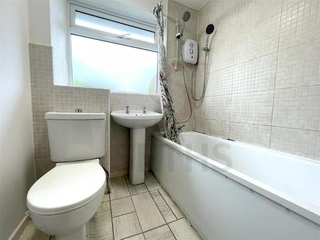 Room for rent in Pinfold, Leicestershire