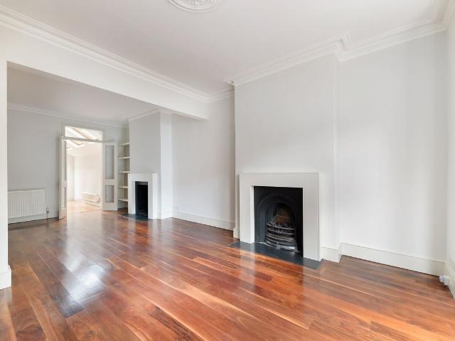 House for rent in London Borough of Hammersmith and Fulham, Greater London