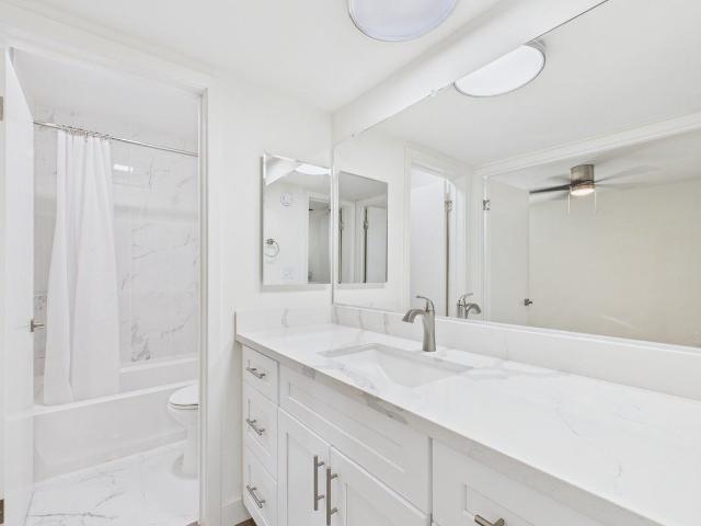 Apartment for rent in Canoga Park, California