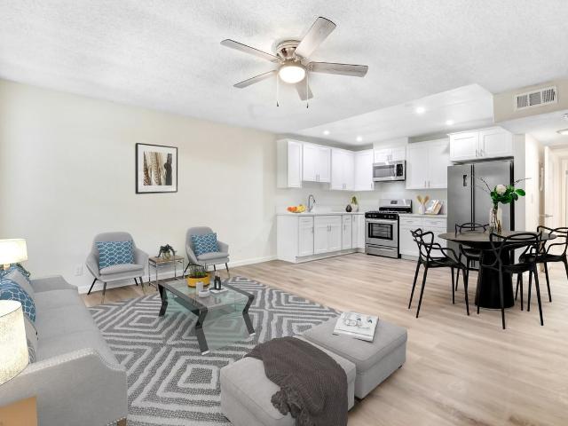 Apartment for rent in Canoga Park, California