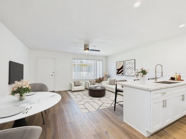 Apartment for rent in Canoga Park, California