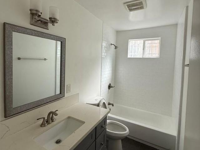 Apartment for rent in Long Beach, California