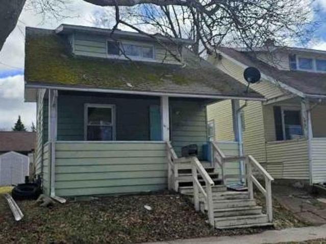 House for sale in Erie