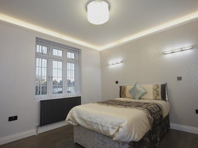 Room for rent in London Borough of Merton, Mitcham