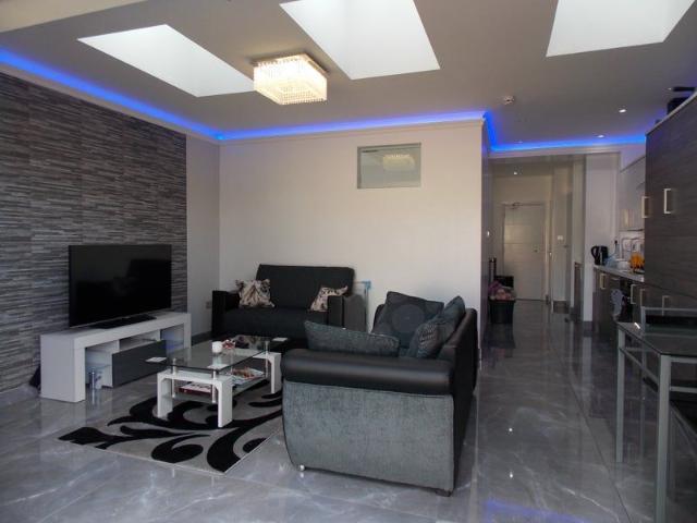 Room for rent in London Borough of Merton, Mitcham