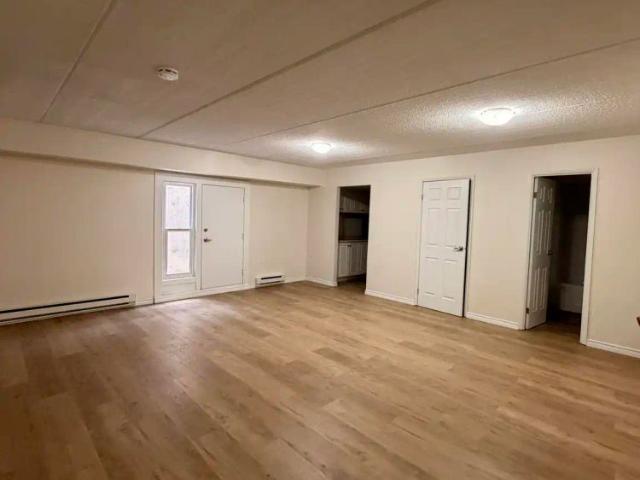 Apartment for rent in Welland, Golden Horseshoe