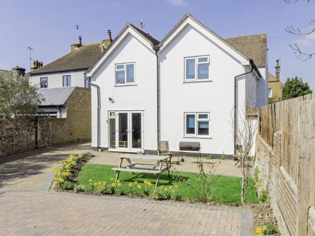 House for rent in Clapham, West Sussex