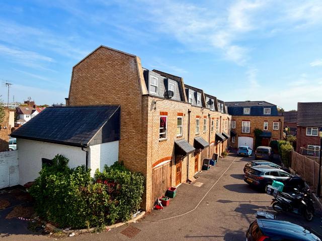 House for rent in London Borough of Hounslow, Greater London