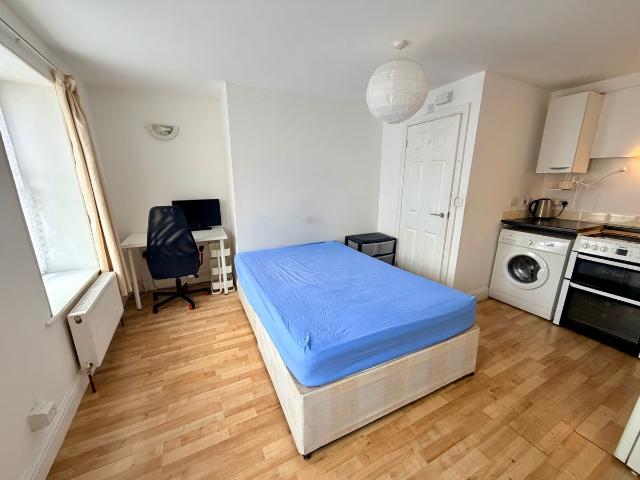 Studio for rent in London Borough of Hounslow, Greater London