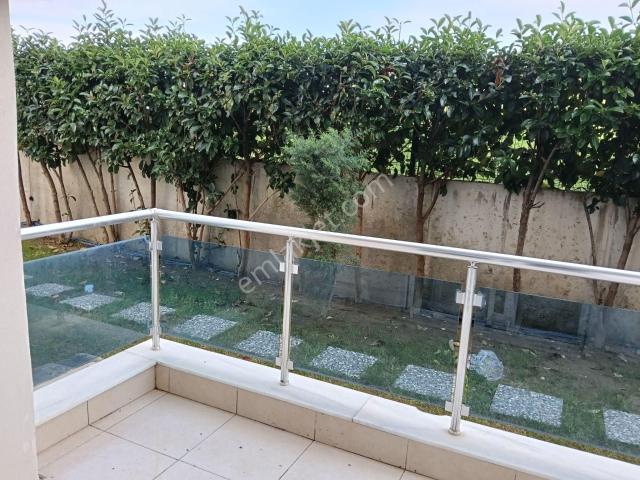 Foça, İzmir içerisinde kiralık mülk