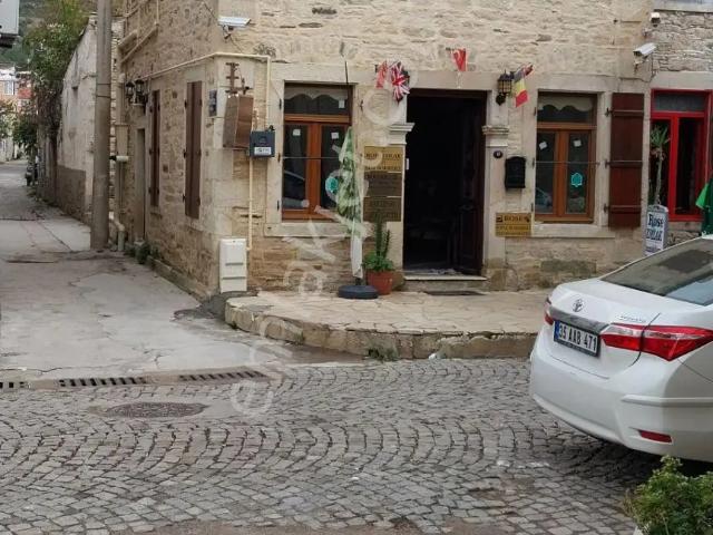 Foça, İzmir içerisinde satılık Bina