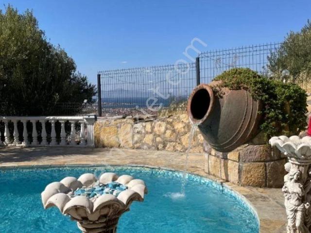 Foça, İzmir içerisinde satılık Villa