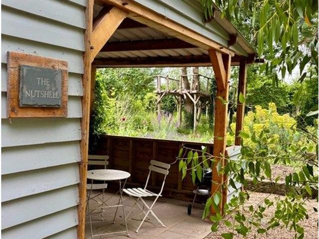 Studio for rent in Bridgefield, Kent