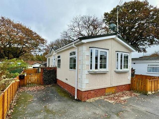 House for sale in Follaton, Strode