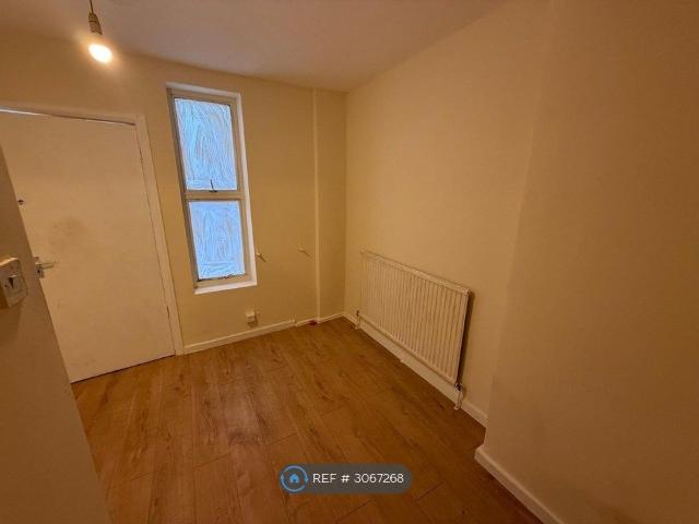 Studio for rent in London Borough of Ealing, Greater London
