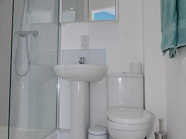 Room for rent in The Groves, New York