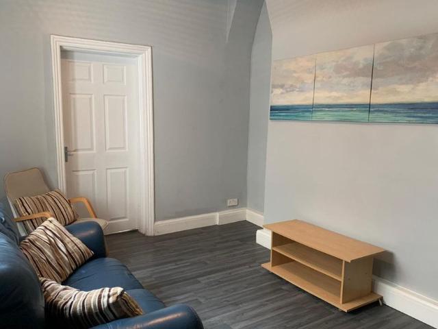 House for rent in Calderstones