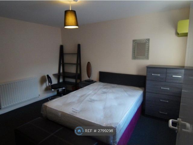 Room for rent in Allerton, Calderstones