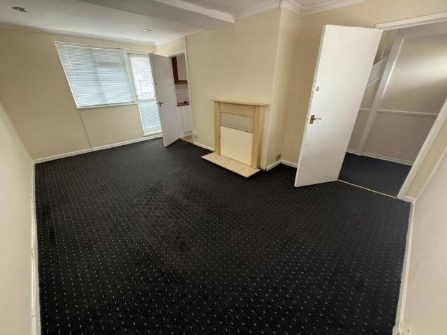 Apartment for rent in Marks Gate, Greater London