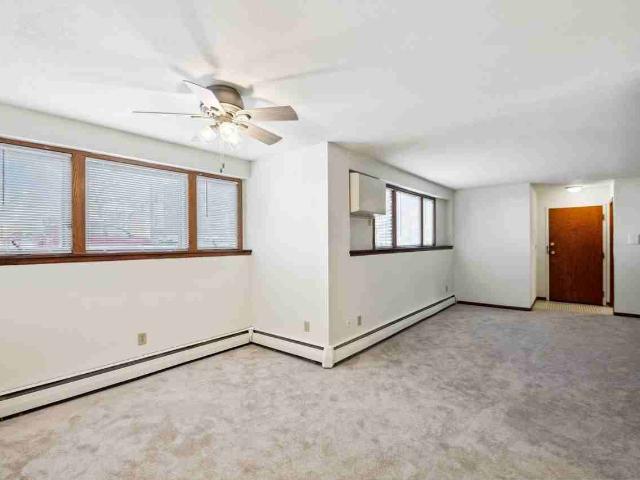 Apartment for rent in Roseville, Ramsey County