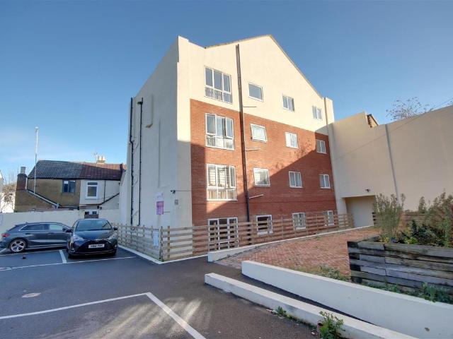 Apartment for rent in Buckland, City Of Portsmouth