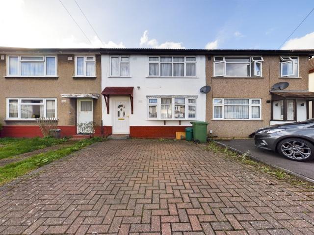 House for rent in Elm Park, Greater London