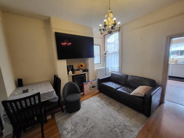 Apartment for rent in London Borough of Ealing, Hanwell