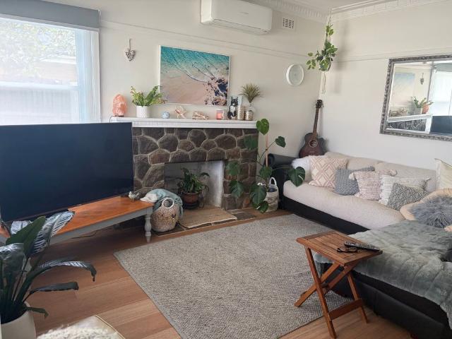 Room for rent in Camerons Creek, Victoria