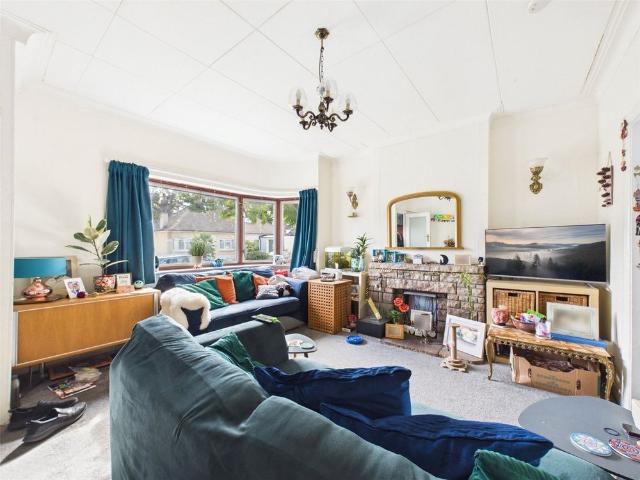 House for rent in Whitton, Greater London