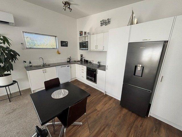 Apartment for rent in Paremoremo, Oroua County