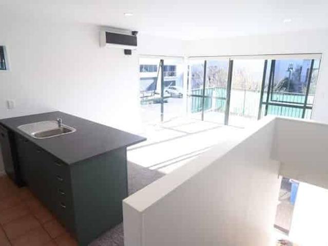 Apartment for rent in Paremoremo, Oroua County