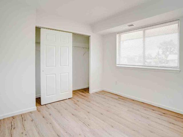 Apartment for rent in Golden Ring, Rosedale