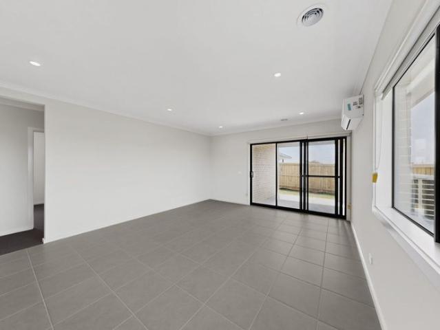 House for rent in Rockbank, Melbourne