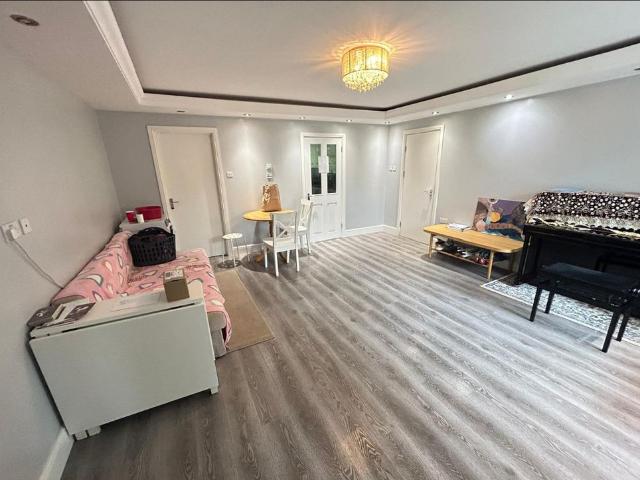 House for rent in Croydon, Broad Green