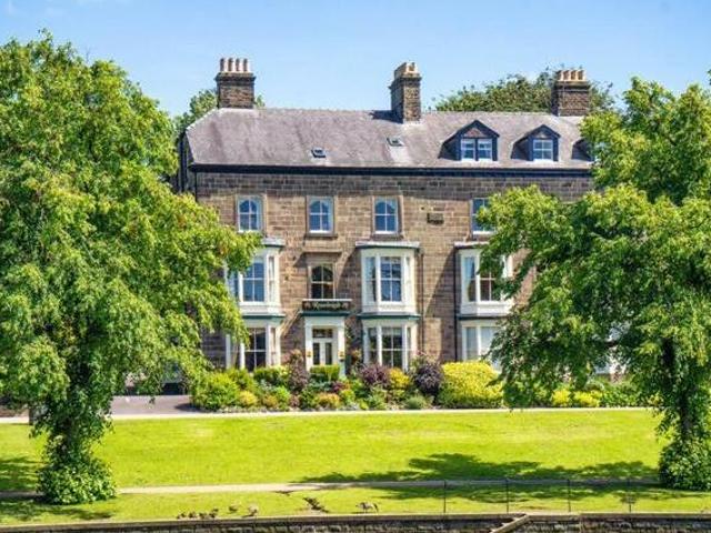 House for sale in Charlesworth, East Midlands