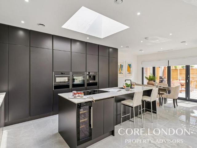 House for rent in London Borough of Ealing, Greater London