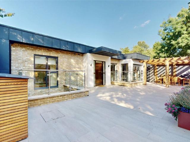 House for rent in London Borough of Ealing, Greater London
