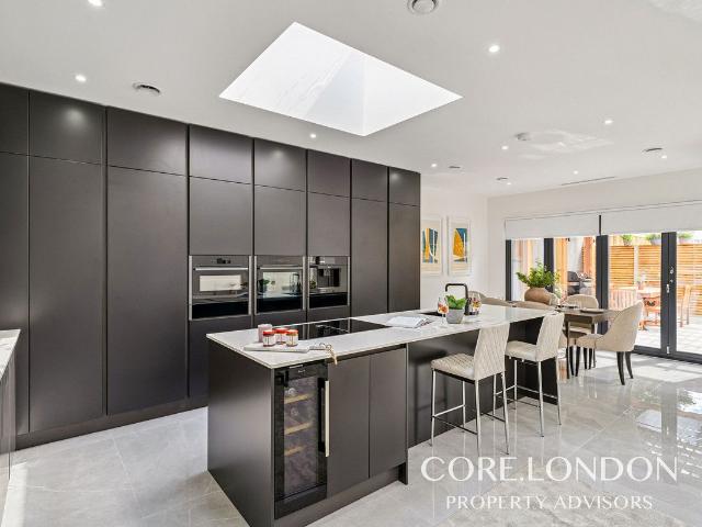 House for rent in London Borough of Ealing, Greater London