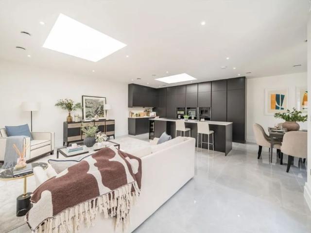 House for rent in London Borough of Ealing, Greater London