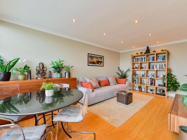 Apartment for rent in Ethelburga, Greater London