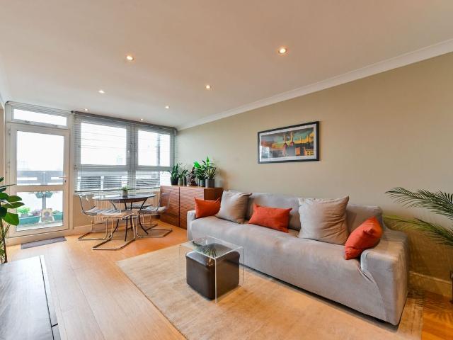 Apartment for rent in Ethelburga, Greater London