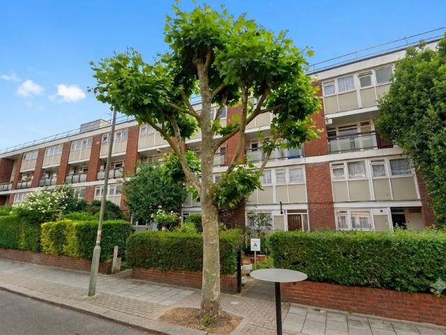 Apartment for rent in Battersea, Greater London