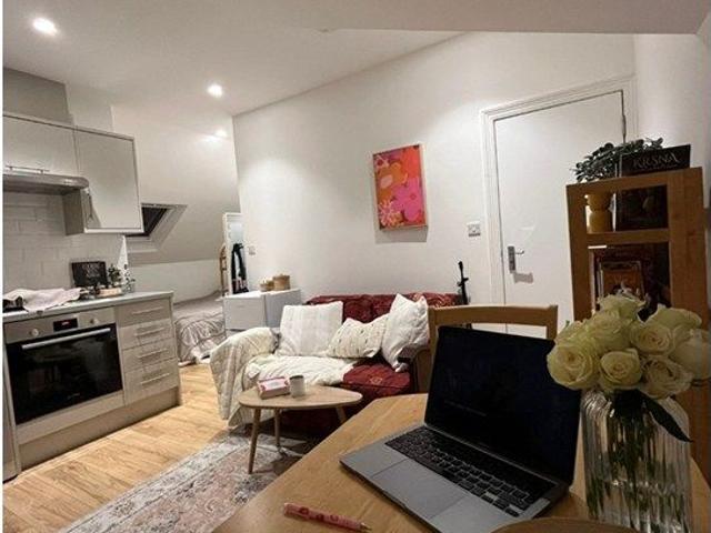 Room for rent in Winchmore Hill, Greater London