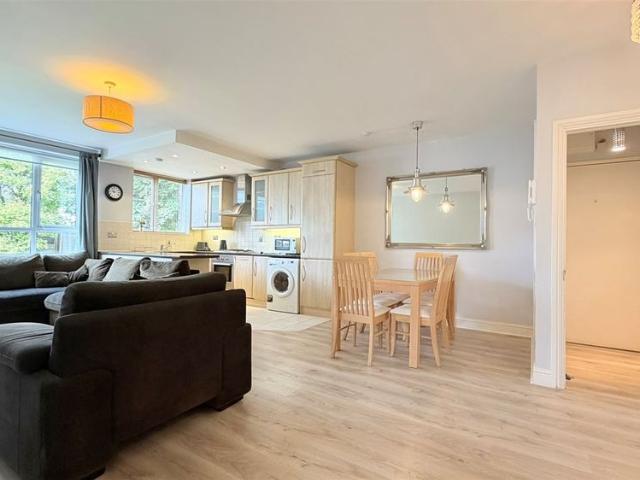 Apartment to rent in Bluebell, North Tipperary