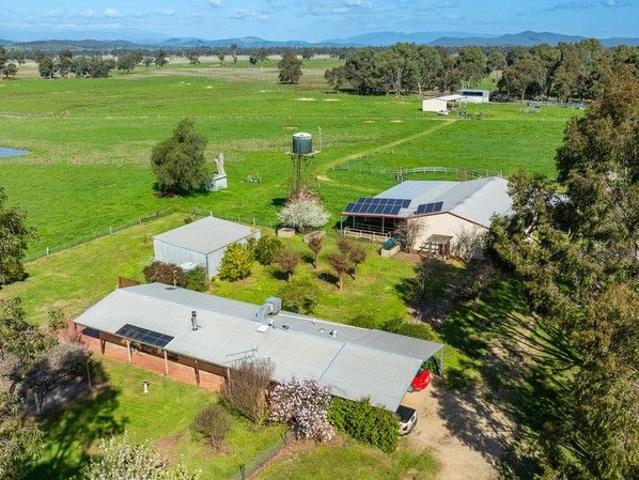 Cottage for sale in Milawa, Victoria