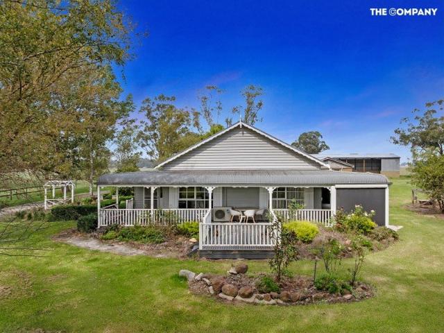 Cottage for sale in Camerons Creek, Victoria